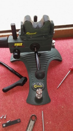 Al tema  vendo torreta de tiro marca caldwel fire control 
Con dos mangos de direccion precio 150e gastos 01