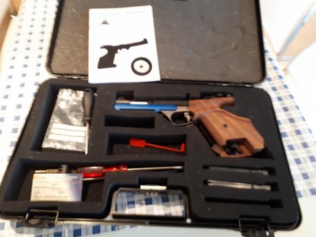 En venta esta nueva 100 tiros 2 meses la vendo porque no me hago a ella es una ocasión no un chollo admito 01