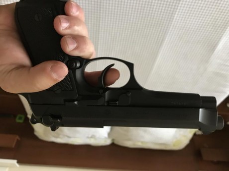 Cambio beretta 92fs más carro 22lr Por visor a partir de 24x para arriba. El estado es impecable. 01