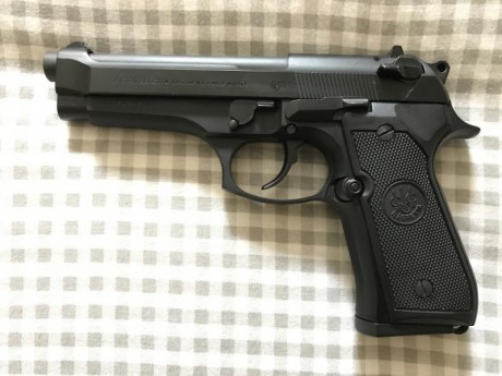 Cambio visor por beretta 92fs 9 mm más carro 22 lr. De 24x para arriba. Estado de la beretta impecable. 01