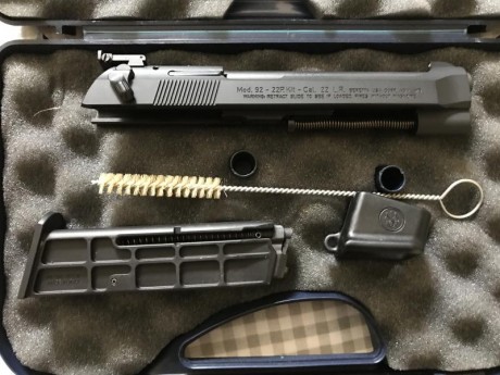 Cambio visor por beretta 92fs 9 mm más carro 22 lr. De 24x para arriba. Estado de la beretta impecable. 00