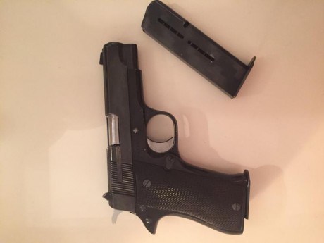 Hola,

Vendo pistola Star BKM de aleación ligera de aviación, súper cuidada. Disparador afinado. Por el 02