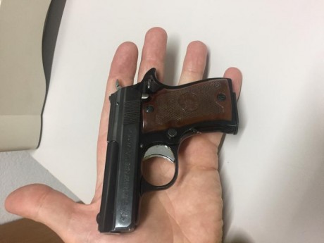 Se vende pistola semiautomática marca STAR modelo ESTARLET calibre 6,35 mm con cargador de 8 cartuchos. 02