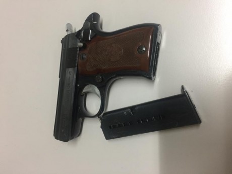 Se vende pistola semiautomática marca STAR modelo ESTARLET calibre 6,35 mm con cargador de 8 cartuchos. 00