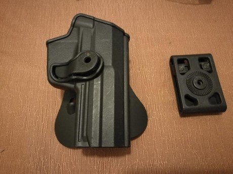 Con el tiempo y los cambios de armas va uno acumulando en el armario infinidad de cosas ,con la intención 30