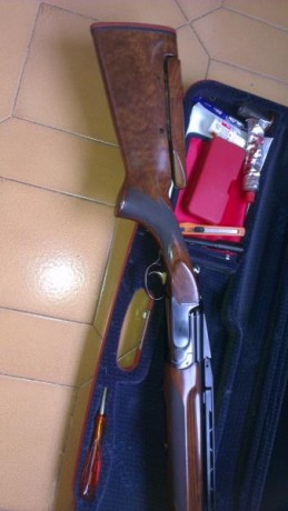 Vendo escopeta de trap Perazzi MX 10 , choques fijos 2 y 1, no ha sido modificada en ningun sentido , 02