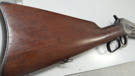 Vendo rifle Winchester original calibre 40-82 WCF. modelo 1886.
Precio 3000 € 02