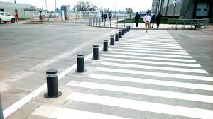 Ahora que por fin  el Ayuntamiento de Barcelona  se plantea instalar obstáculos como defensa de los espacios 82