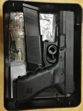 Vendo pistola Glock 17C cal.9x19, 9mm parabellum, de impecable estado y practicamente sin uso, monta alza 00