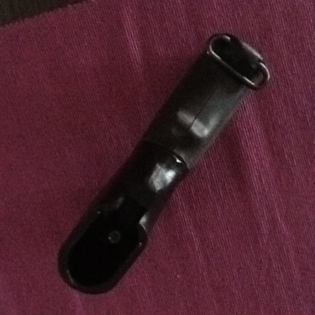 Hola.
En venta pistol grip para escopeta de corredera Remington.
En muy buenas condiciones, incluyo tornillo 00