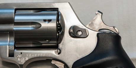 Hola.
Aqui podeis ver todo sobre los Steel cop y la Steel Eagle....
Acero....aleman.....para mi...una 131