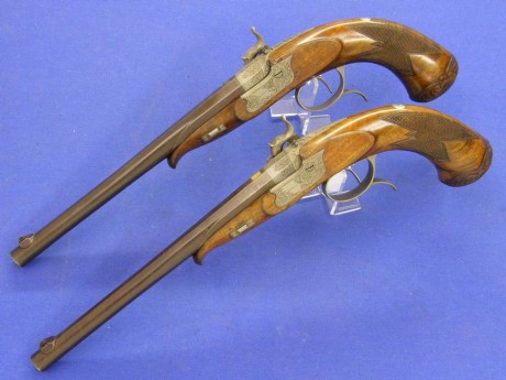 Voy a colocar unas fotos de un arma larga alemana de llave de mecha del siglo XVI. 161