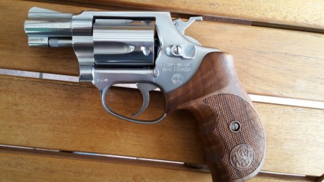 Hola.
Aqui podeis ver todo sobre los Steel cop y la Steel Eagle....
Acero....aleman.....para mi...una 132