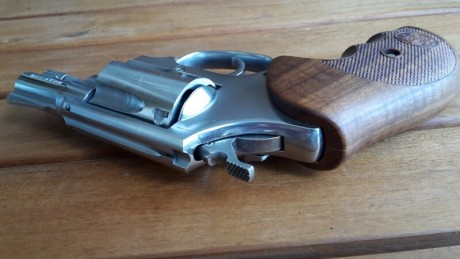 Hola.
Aqui podeis ver todo sobre los Steel cop y la Steel Eagle....
Acero....aleman.....para mi...una 130