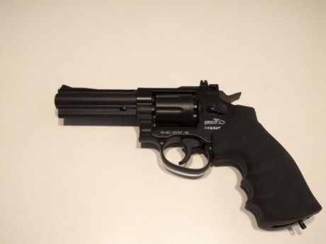 Revólver Gamo R-77 combat  4" aquí tenéis un modelo que acapara la atención de los más entusiastas. 10