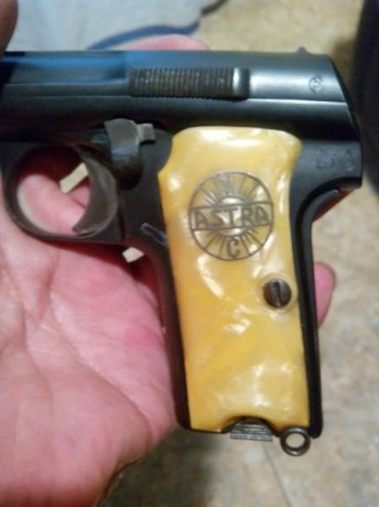 vendo estas joyas 
( Solo quedan las del aguila 120 € 101