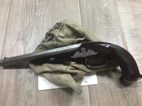 Pasado el verano pongo a la venta esta pistola de un compañero fallecido, se trata de una pistola LE PAGE 01