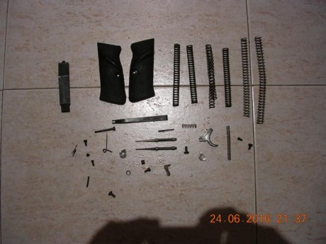 Compro cachas Hogue ( neopreno ) para la CZ 75 10