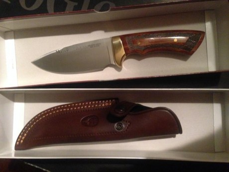 Hola, vendo fabuloso cuchillo de monte Muela GAVILAN, totalmente a estrenar, ha sido un regalo y ya tengo 12
