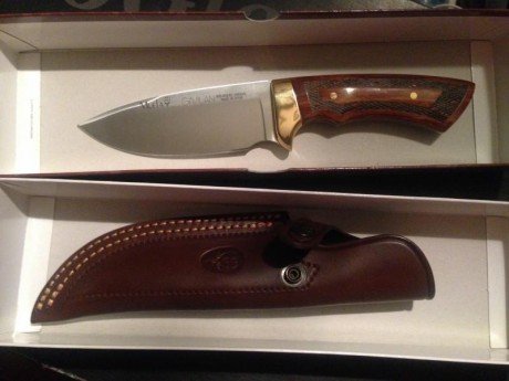 Hola, vendo fabuloso cuchillo de monte Muela GAVILAN, totalmente a estrenar, ha sido un regalo y ya tengo 10