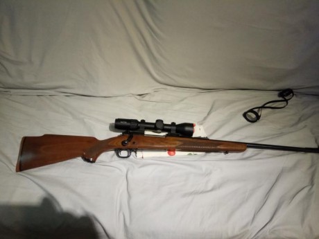 Se vende Rifle de cerrojo Winchester 70 XTR del calibre 30-06, se vende con monturas Warner fijas y visor 02