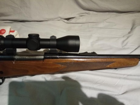 Se vende Rifle de cerrojo Winchester 70 XTR del calibre 30-06, se vende con monturas Warner fijas y visor 01
