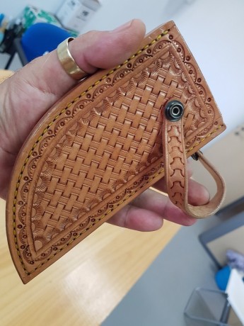 hola, lo había hecho para mí pero lo vendo para compra de material...

cuchillo de caza estilo scagel
acero 00