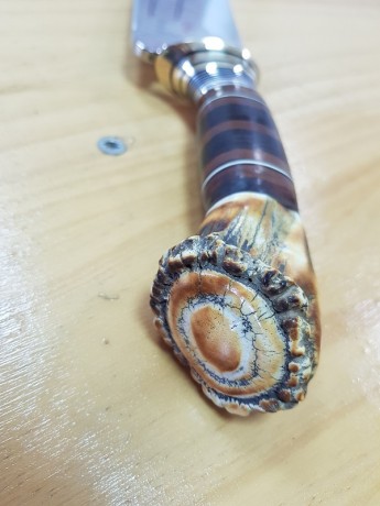 hola, lo había hecho para mí pero lo vendo para compra de material...

cuchillo de caza estilo scagel
acero 32