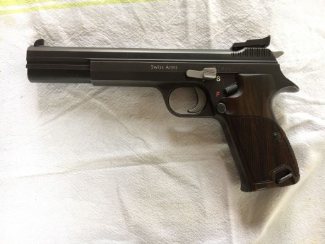 Hola a todos:
Un amigo me ha pedido que le anuncie la venta de una de sus armas.
Se trata de una SWISS 101