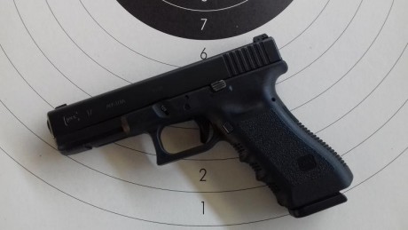 Vendo pistola Glock mod. 17 en estado impecable. Tremendamente precisa. Usada solo en dos tiradas de recorridos 02