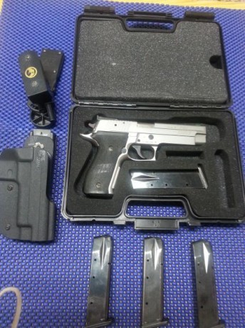 Hola, tengo a la venta esta arma con muy pocos disparos ya que estuvo hasta poco guiada con Licencia Tipo 00