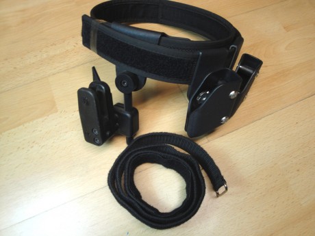 En venta una funda Hoppner&Sehumann, dos porta cargadores y cinturon doble de 103cmts. 
Es para la 00