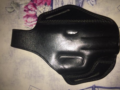 Vendo funda de piel de paisano para arma tamaño walther p88. Solo probada. 
Precio: 25€
Contacto: 651633482, 00