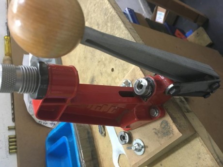   Vendo prensa Lee Reloader 
  Salu2  00