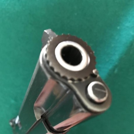 Vendo S & W Master 52 38 swc. 700 €. 

Arma en perfecto estado, cachas de madera y 2 cargadores. 01