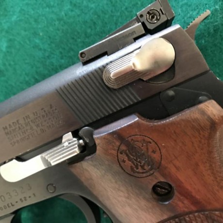 Vendo S & W Master 52 38 swc. 700 €. 

Arma en perfecto estado, cachas de madera y 2 cargadores. 00