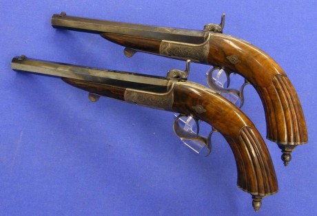 Voy a colocar unas fotos de un arma larga alemana de llave de mecha del siglo XVI. 31