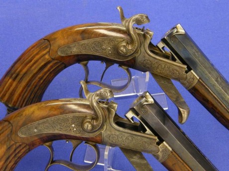 Voy a colocar unas fotos de un arma larga alemana de llave de mecha del siglo XVI. 42