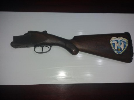 Hola a todos. 

Como os comenté en mi presentación, tengo una Browning con unos 40 -45 años encima, la 111