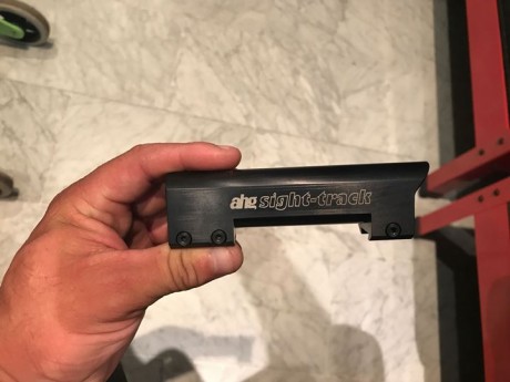 Buenos días:

Vendo diopter Anschutz lo que no estoy seguro es si es el modelo 7002 o el 7020 si alguien 11