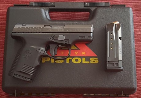   Vendo en Madrid esta impecable Steyr S9 en calibre 9mm×19, guiada en "F". Viene con su maletín, 00