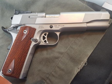 Pongo en venta esta 1911 del 45 acp, tiene sus "marquitas" por desmontarla con cuidado pero 02