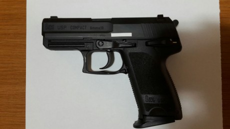 En venta pistola  HK USP Compact calibre 9 pb. Va con todo lo que aparece en las fotos, incluido las tres 20