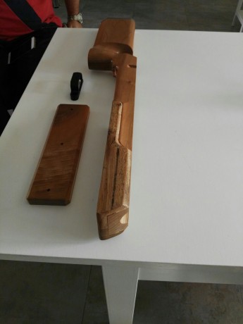 Se vende culata AHG-BR50 de nogal para acciones 19XX comprada en chanoshooting por 575 euros mejorada 01