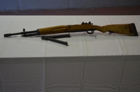 Vendo FR-8 con pocos tiros  usado solo para cazar todo original. PIdo 400 euros por el.  Incluyo su bipode 02