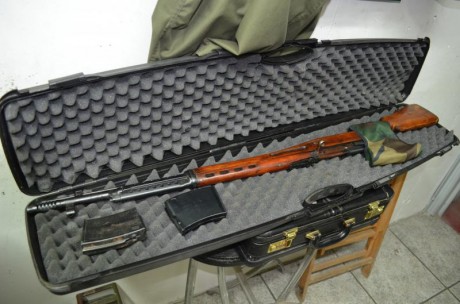 Vendo tokarev en 762x54R con su visor original de los pocos que hay y con su funda  y en su maleta  correspondiente 21