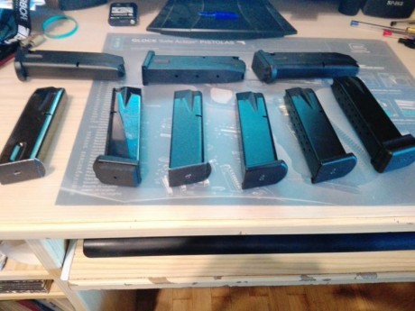 Buenos días:

Vendo este lote de cargadores para la pistola Beretta 92, compatible con la carabina CX4 02