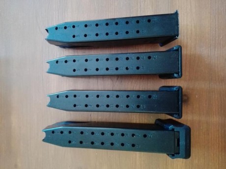 Buenos días:

Vendo este lote de cargadores para la pistola Beretta 92, compatible con la carabina CX4 12