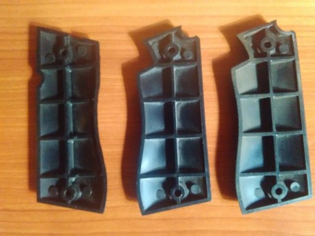 Hola a todos, vendo un juego de cachas originales de pistola Star, modelo 30M y otro juego original (más 10