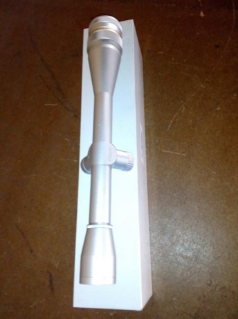 Se vende este visor, es cruz fina pero sin dot y solo se vende lo qué ves en la foto, sin ningún accesorio 00